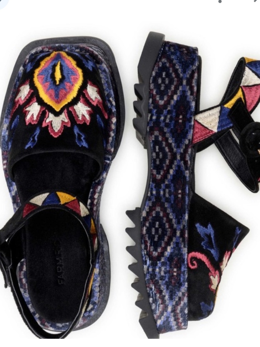 Farm Rio woman’s black closed toe platform sandals